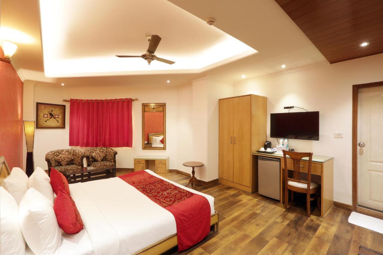 Airport Hotel Le Seasons Нью-Дели Экстерьер фото