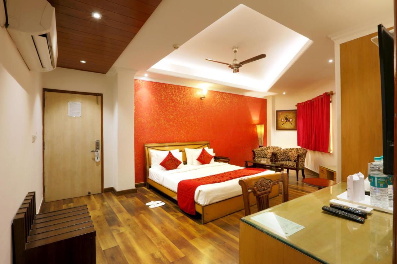 Airport Hotel Le Seasons Нью-Дели Экстерьер фото