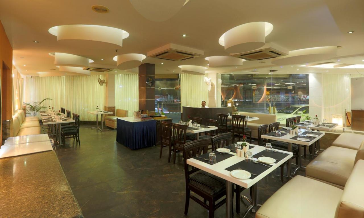 Airport Hotel Le Seasons Нью-Дели Экстерьер фото