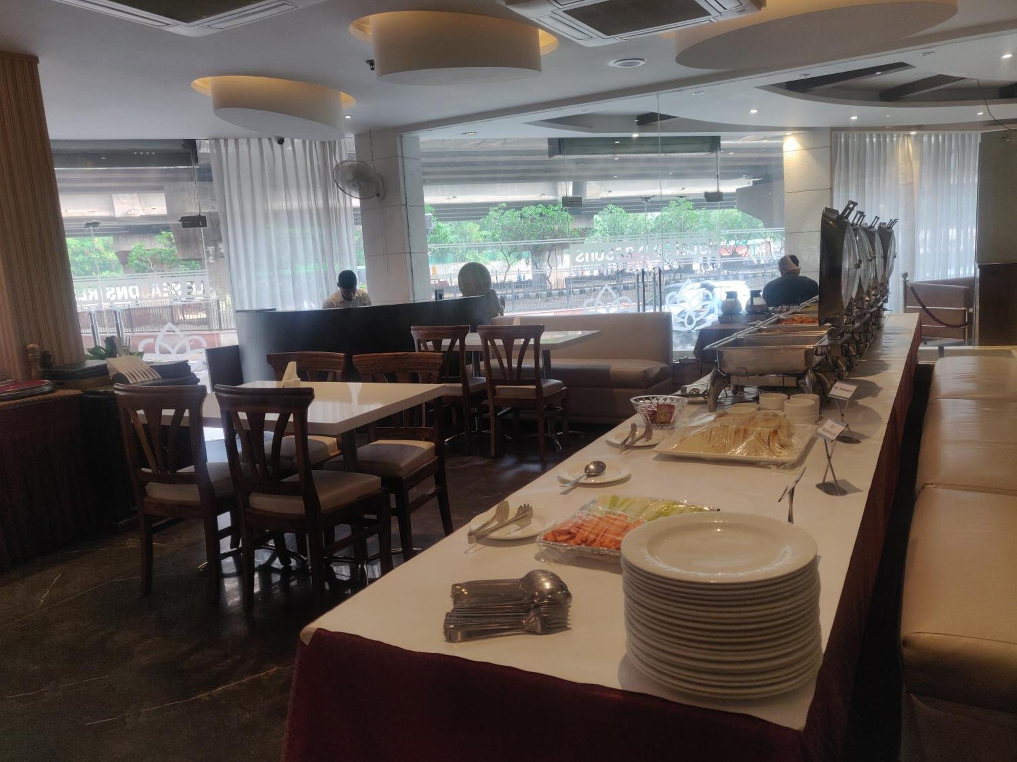 Airport Hotel Le Seasons Нью-Дели Экстерьер фото