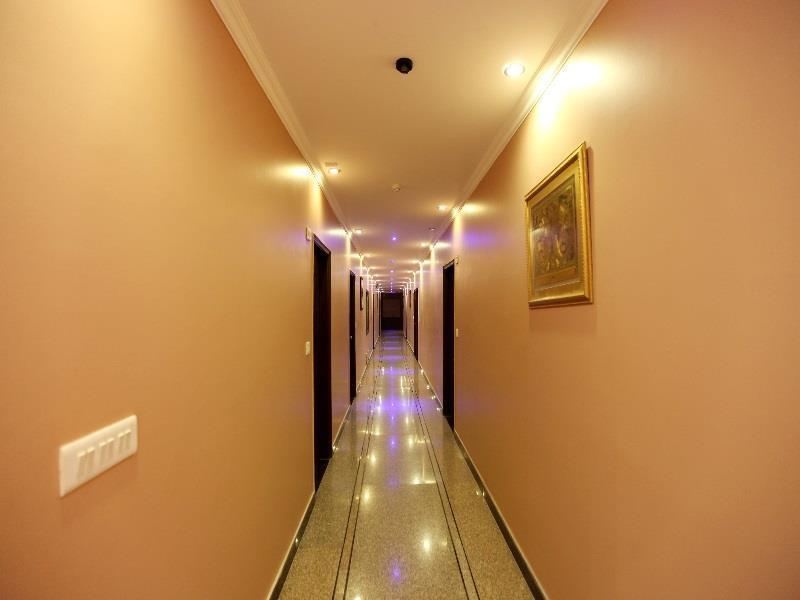 Airport Hotel Le Seasons Нью-Дели Экстерьер фото